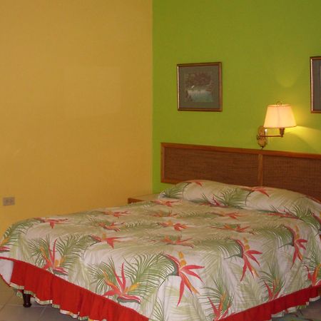 Coral Cove Marina Hotel Chaguaramas Экстерьер фото